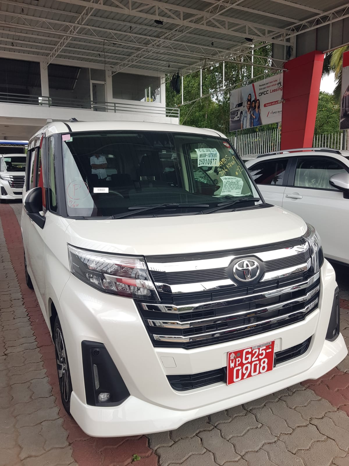 Toyota ROOMY CUSTOM G
